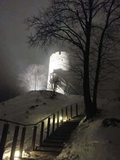 Kazimierz Dolny with kids - castle tower by night