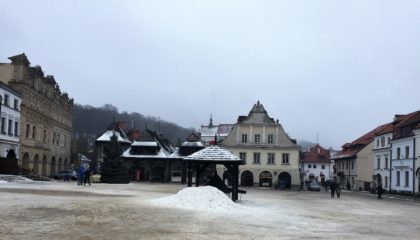 Kazimierz Dolny with kids - market square